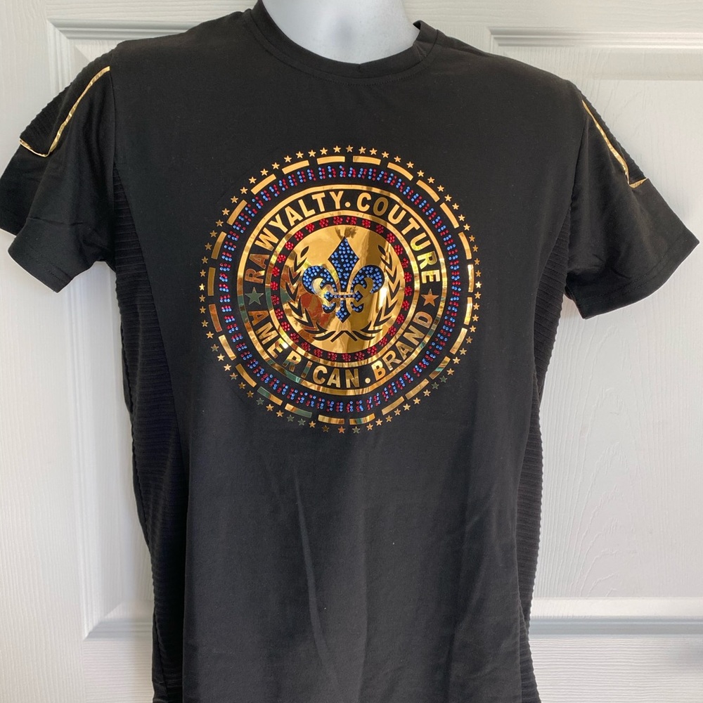 XL  Men T shirts gold  graphic design